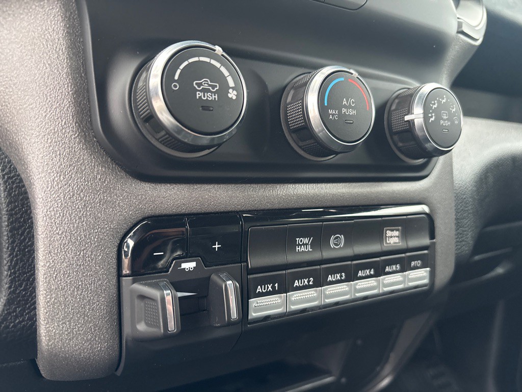 2022 RAM 5500 Image 15