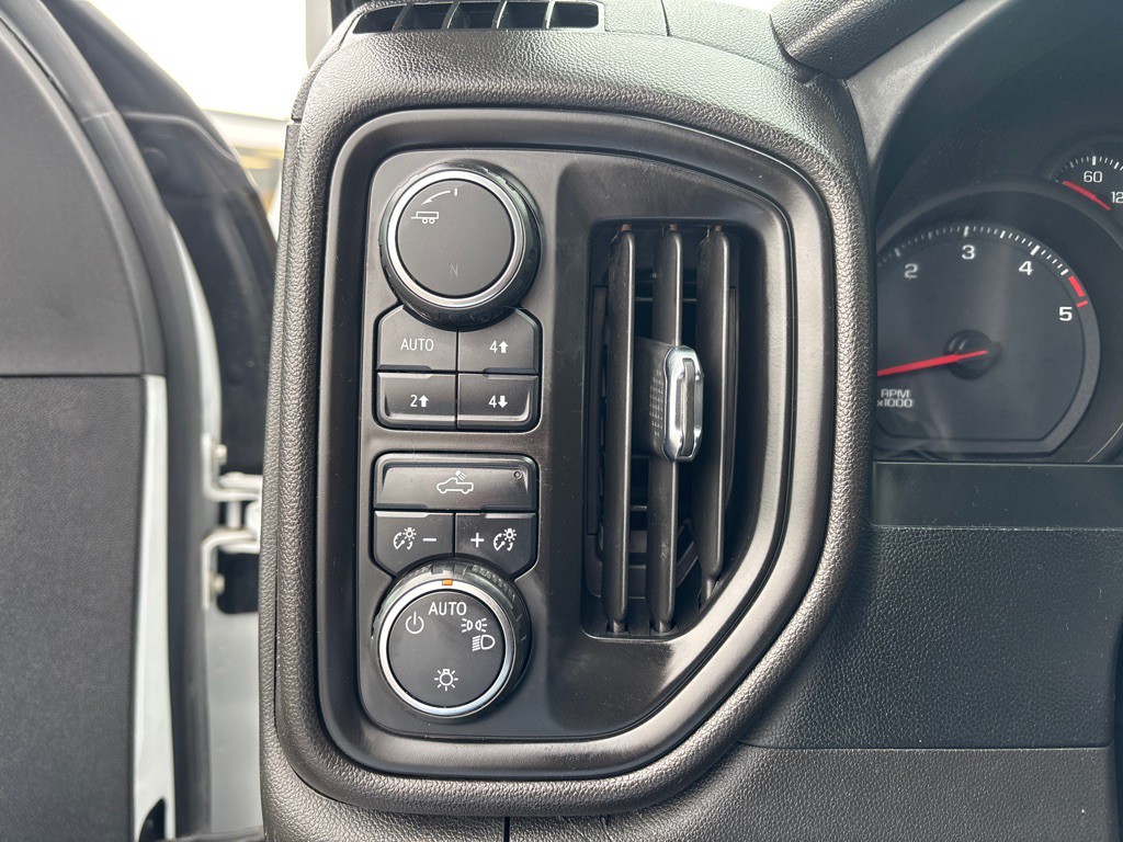 2023 Chevrolet Silverado 1500 Image 13