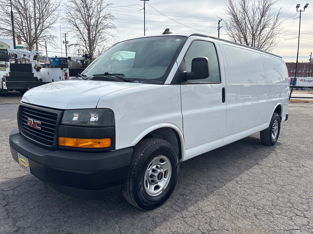 2023 GMC Savana Image 1