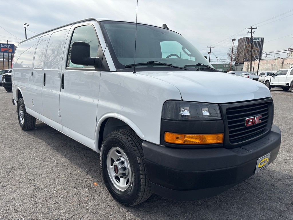 2023 GMC Savana Image 7