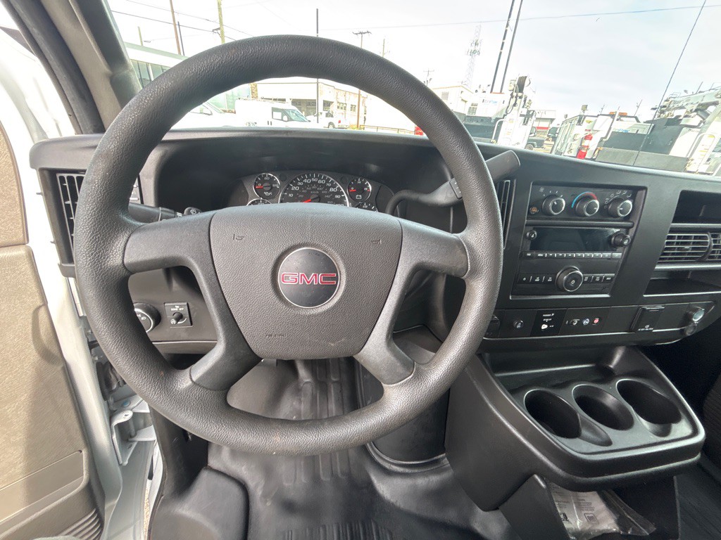 2023 GMC Savana Image 11