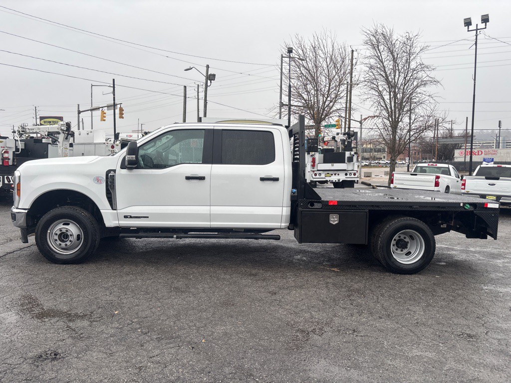 2024 Ford F-350 Image 2