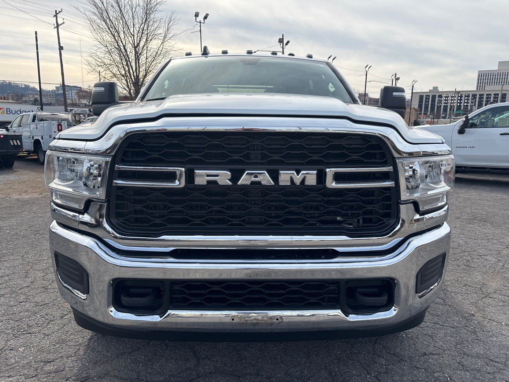 2024 RAM 3500 Image 8