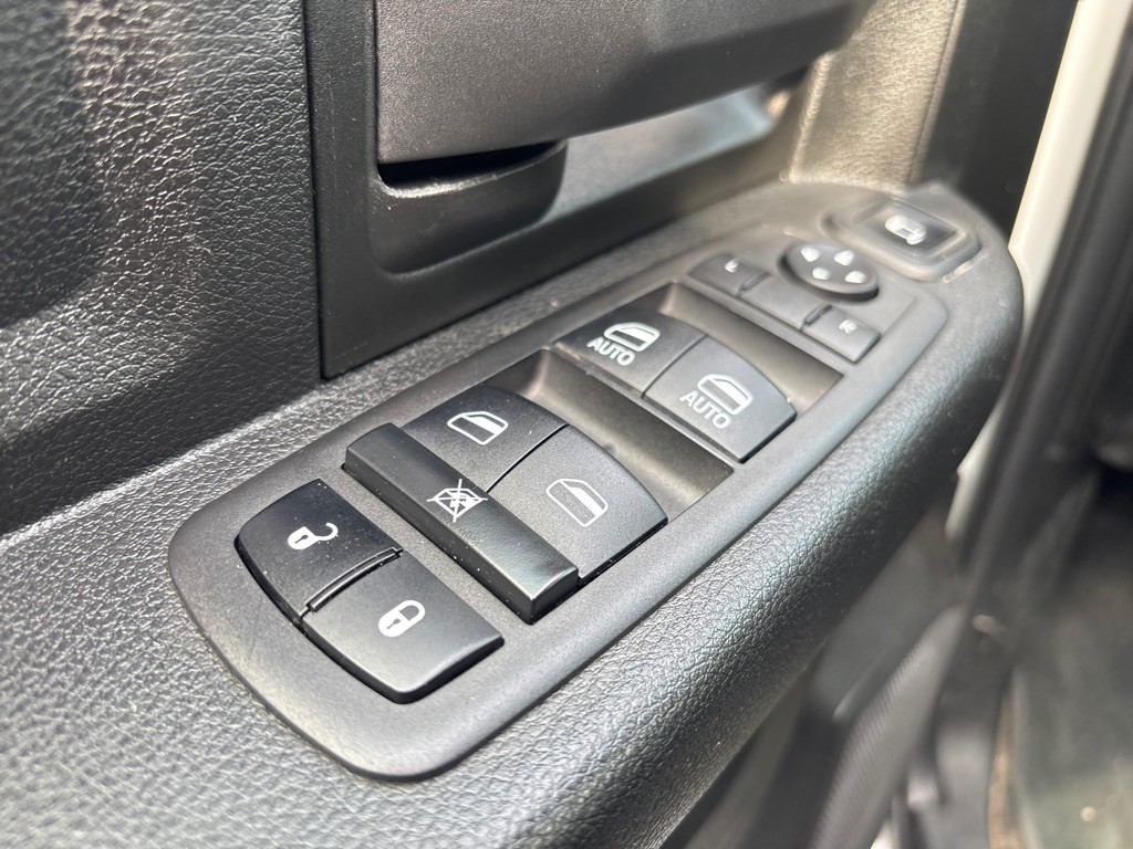 2024 RAM 3500 Image 11