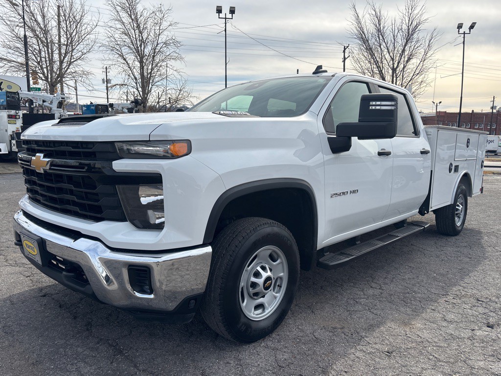 2024 Chevrolet Silverado 1500 Image 1