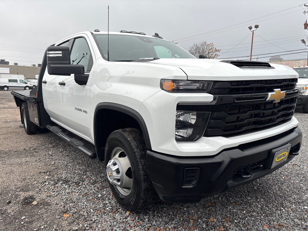 2025 Chevrolet Silverado 1500 Image 3