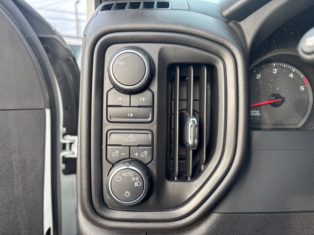 2025 Chevrolet Silverado 1500 Image 15