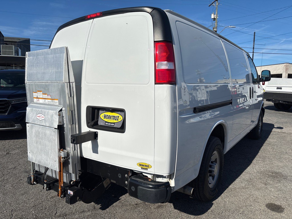 2020 Chevrolet Express Image 3
