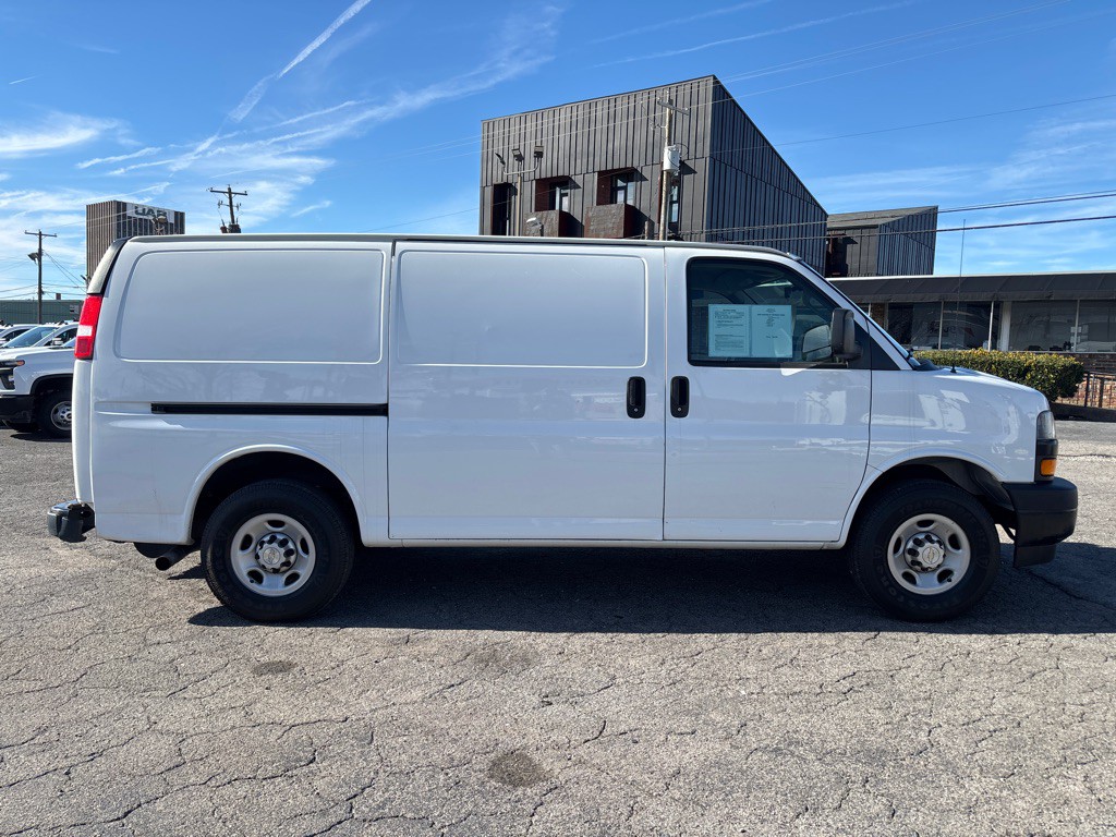 2020 Chevrolet Express Image 4