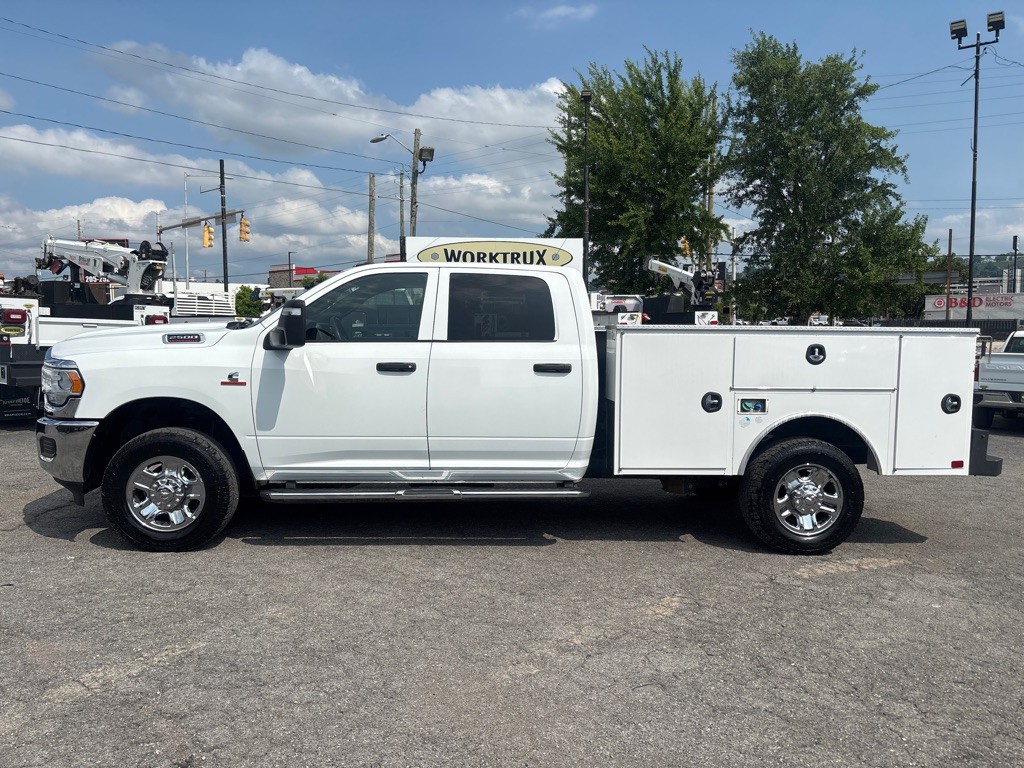 2023 RAM 2500 Image 2