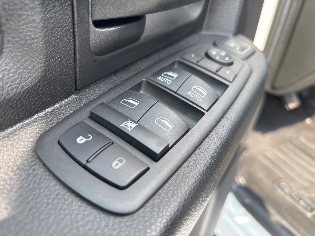 2023 RAM 2500 Image 11