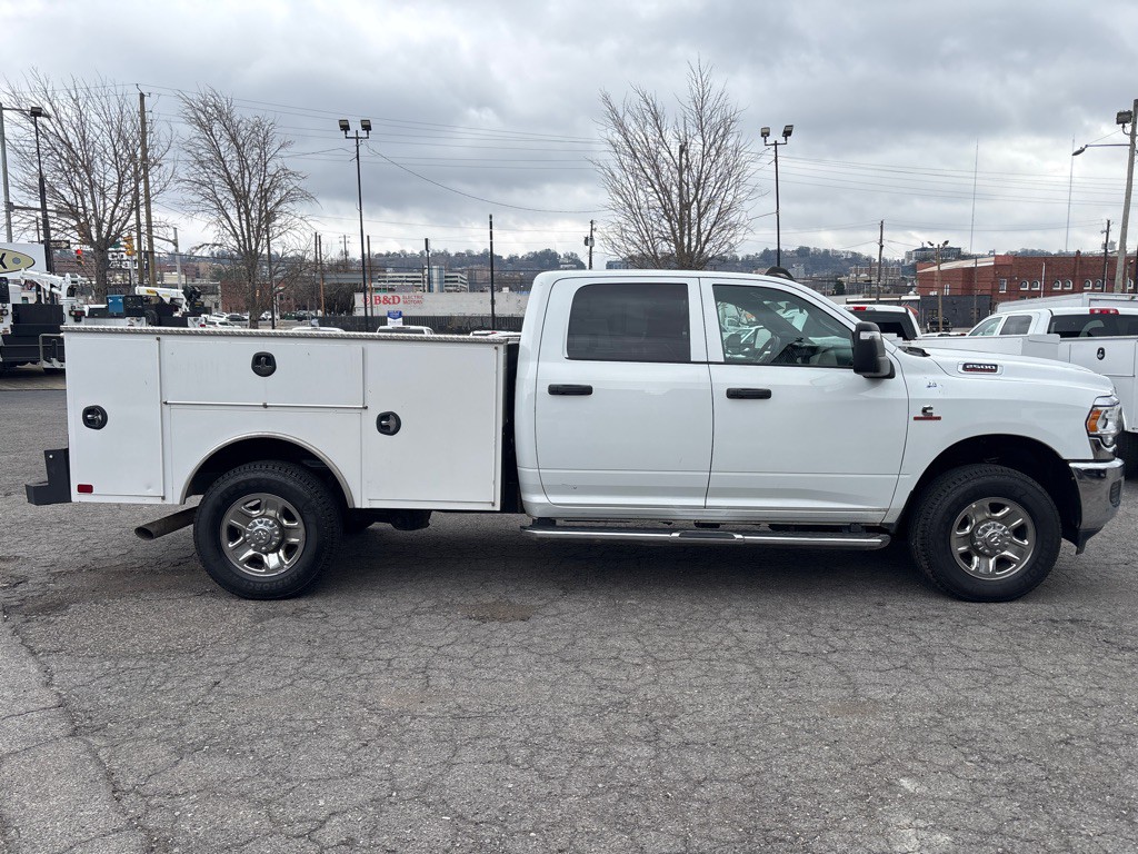 2023 RAM 2500 Image 2