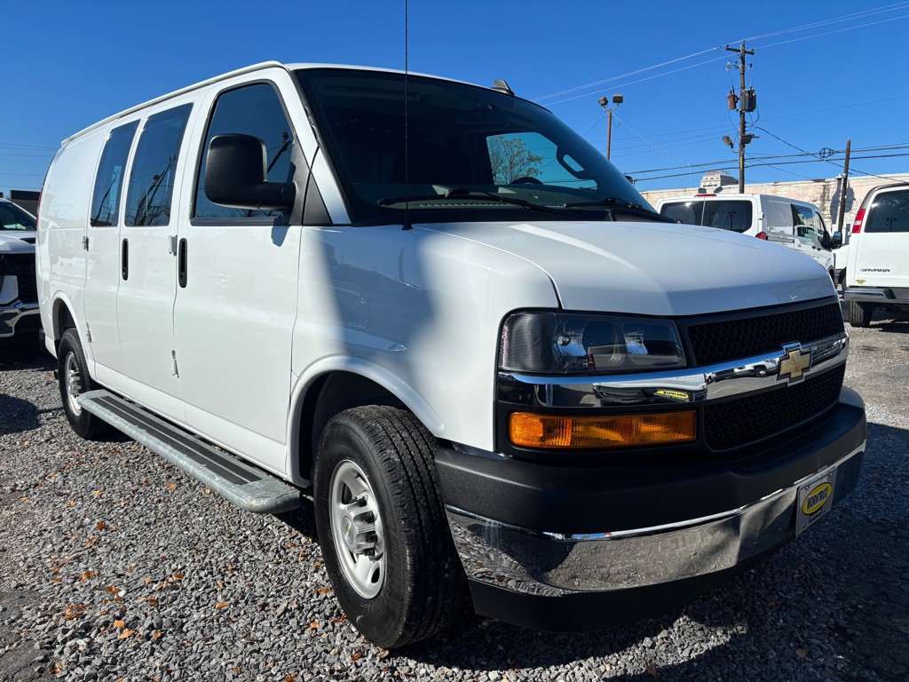 2024 Chevrolet Express Image 1