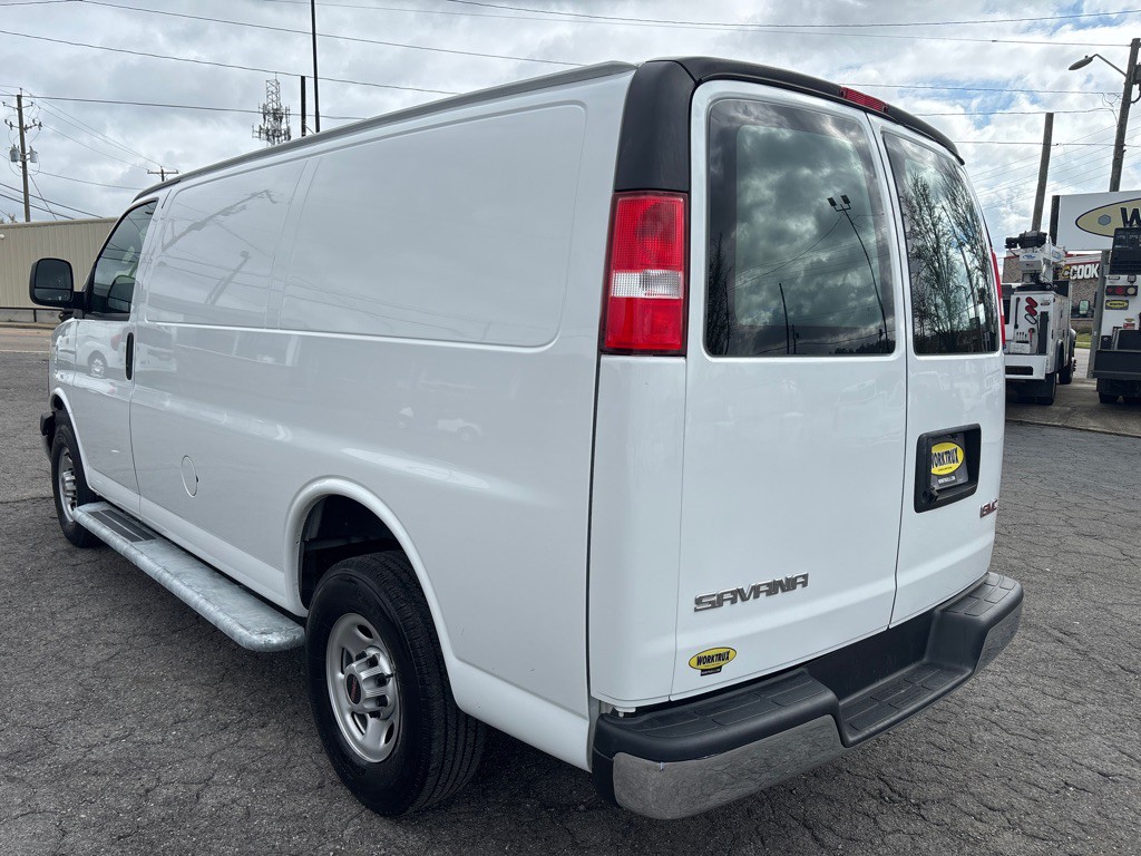 2024 GMC Savana Image 3