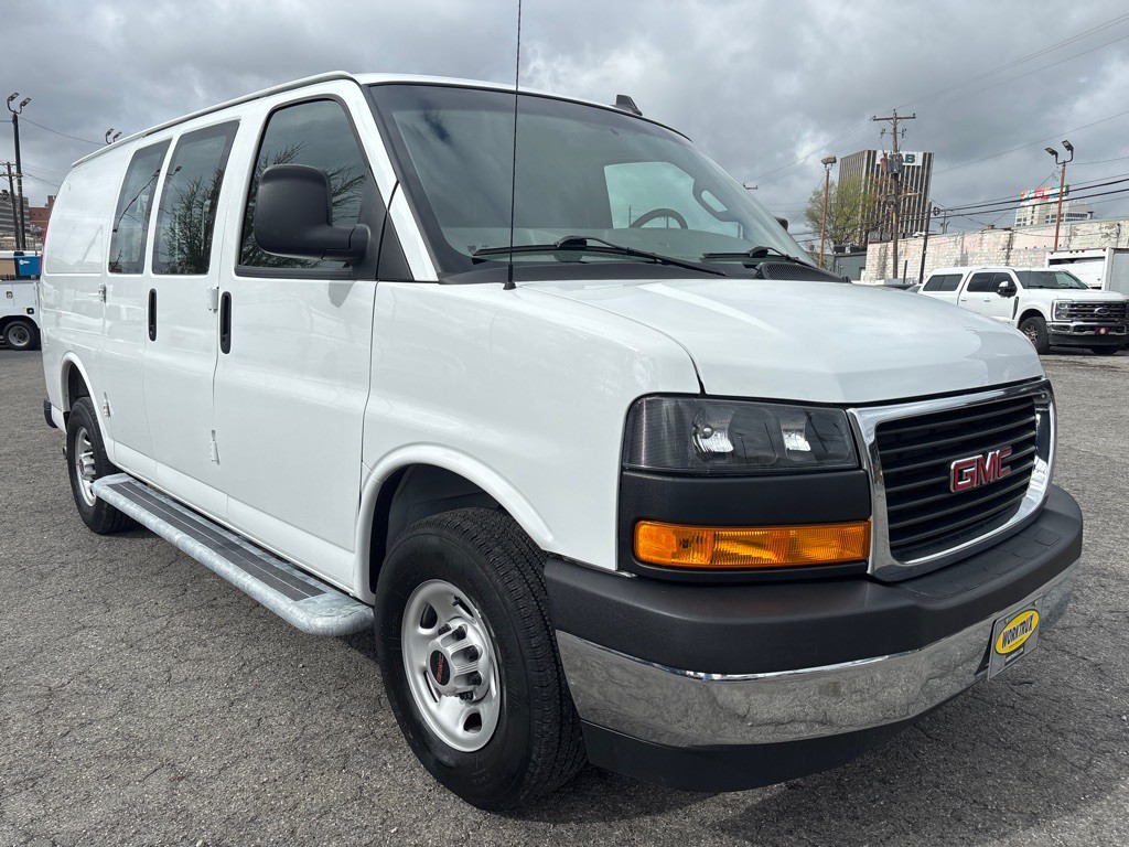 2024 GMC Savana Image 7