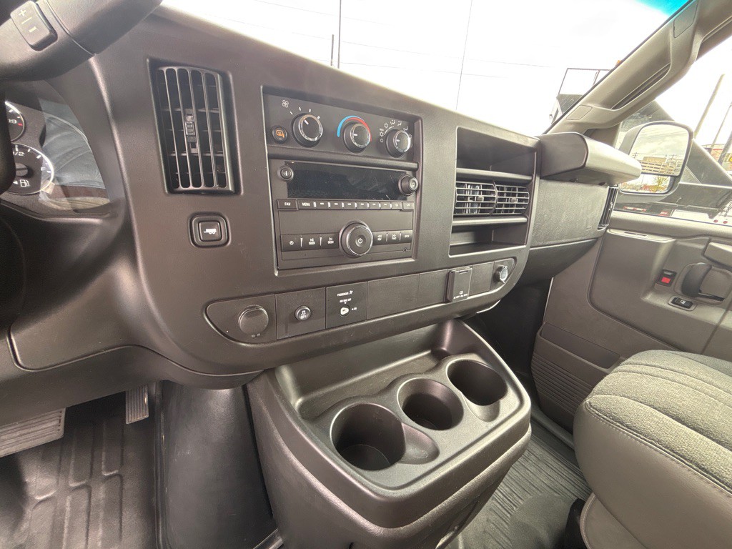 2024 GMC Savana Image 13