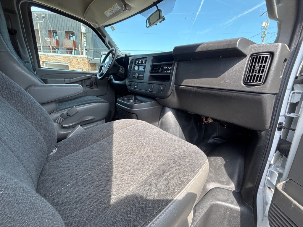 2024 Chevrolet Express Image 15
