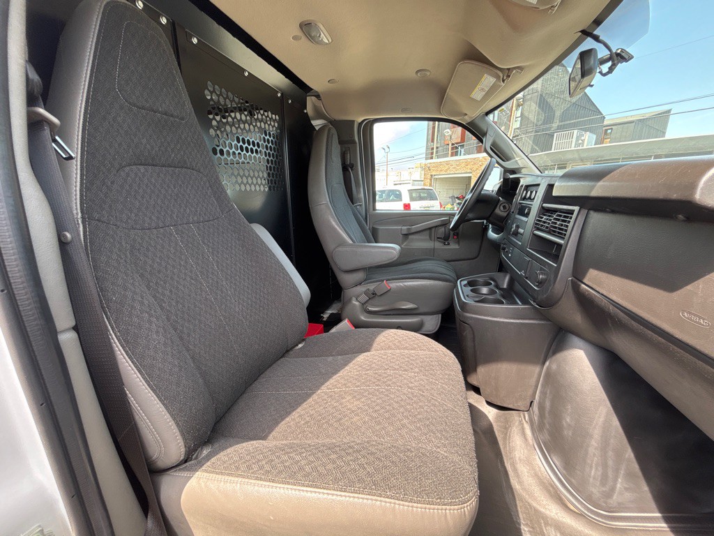 2024 Chevrolet Express Image 16