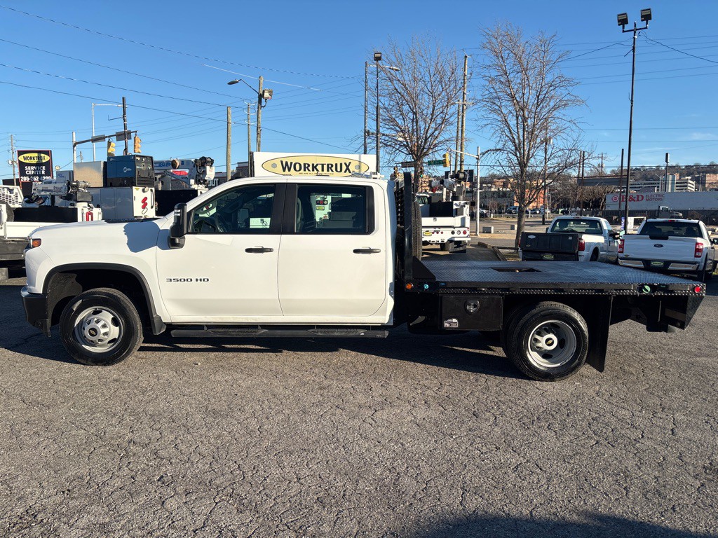 2022 Chevrolet Silverado 1500 Image 2