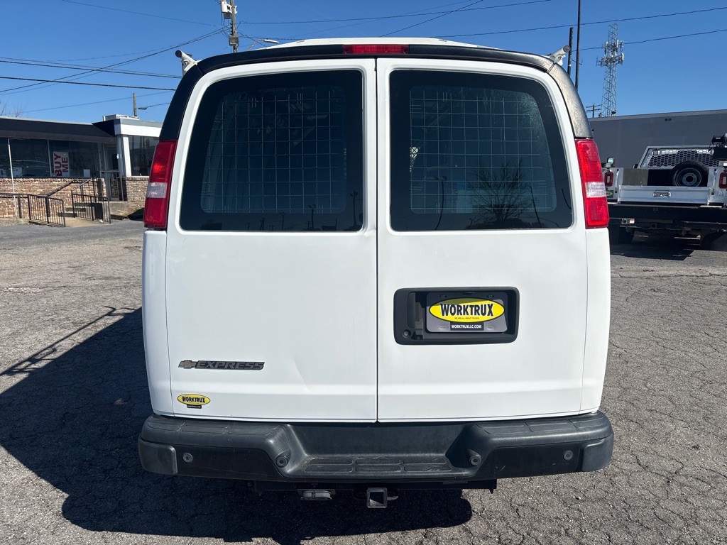 2020 Chevrolet Express Image 4