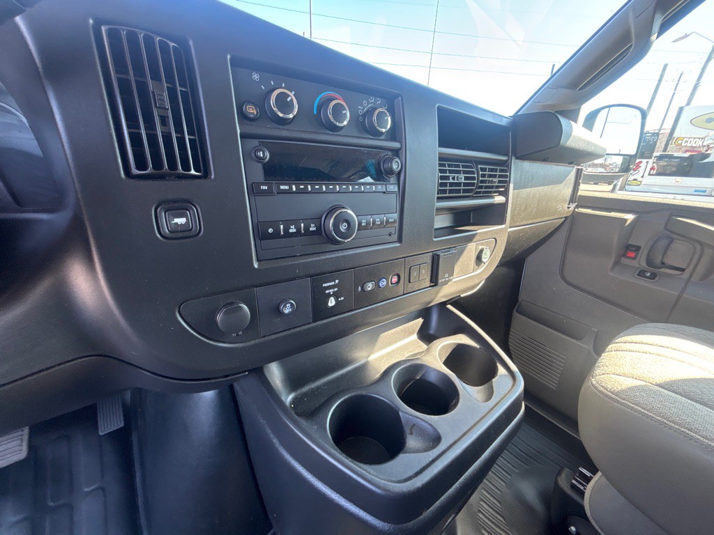 2020 Chevrolet Express Image 13