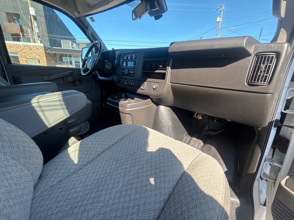 2020 Chevrolet Express Image 16