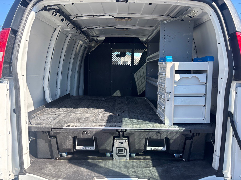 2020 Chevrolet Express Image 18