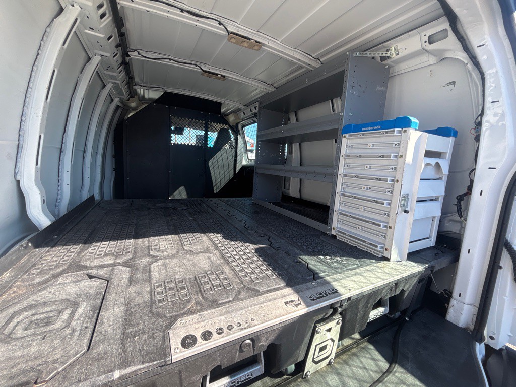 2020 Chevrolet Express Image 19