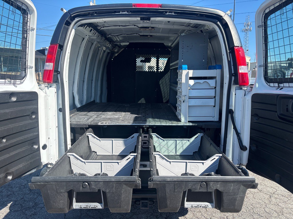 2020 Chevrolet Express Image 20