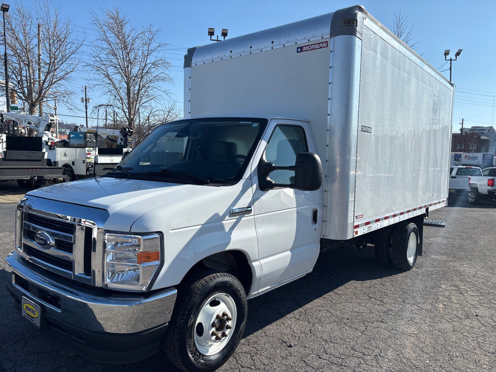 2024 Ford Econoline Image 1