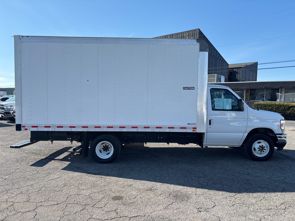 2024 Ford Econoline Image 6