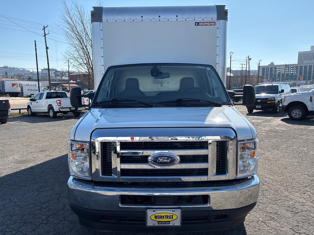 2024 Ford Econoline Image 8