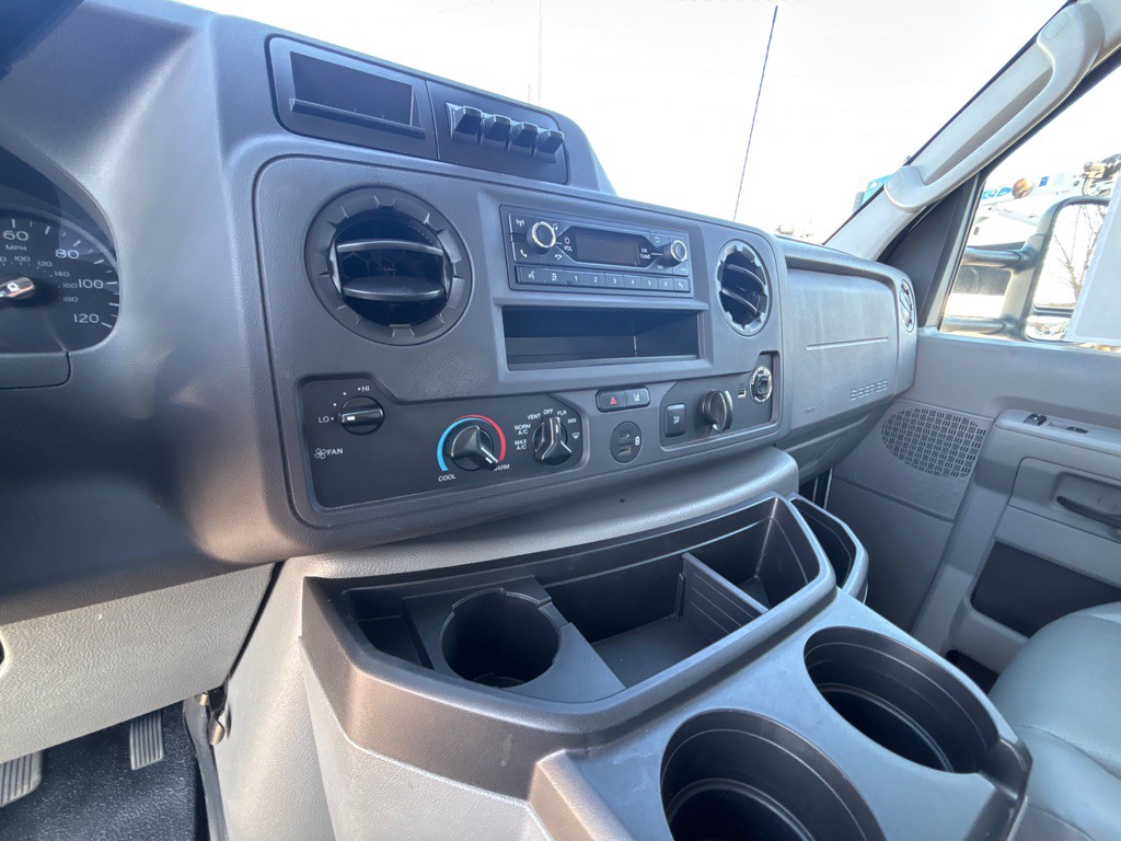 2024 Ford Econoline Image 15