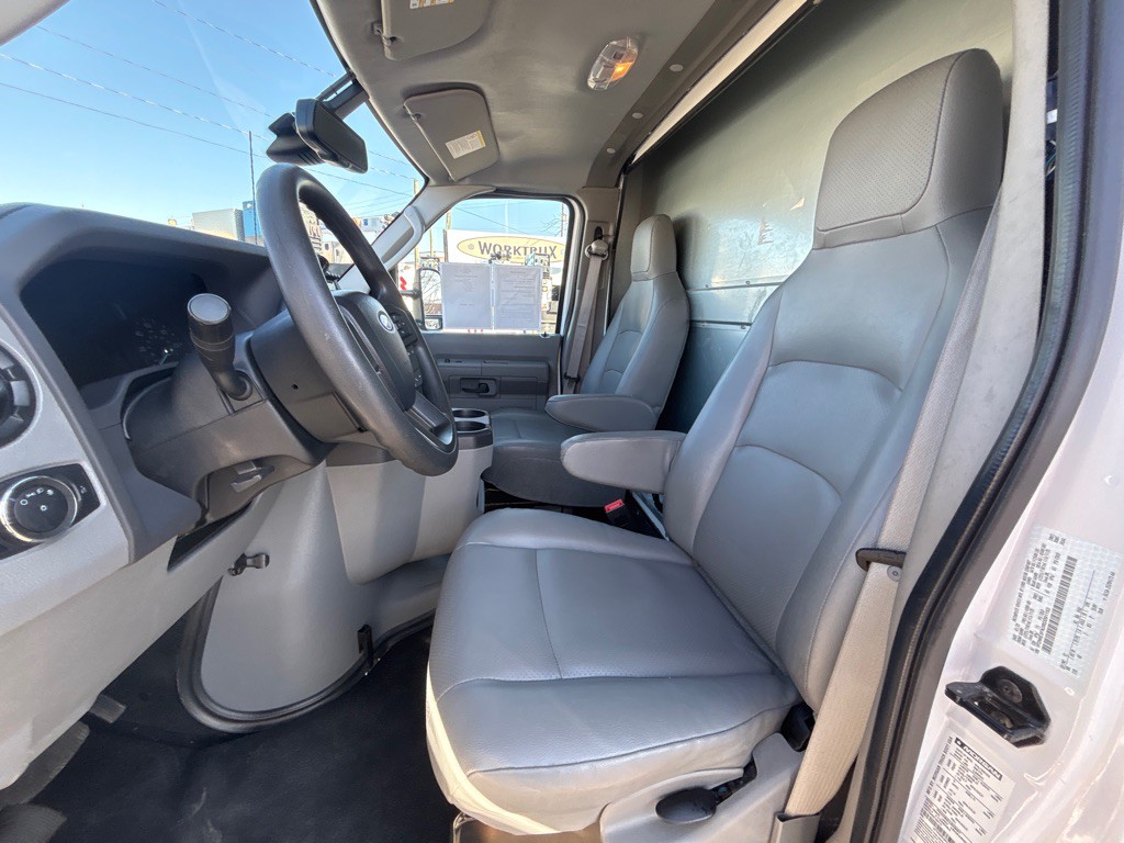 2024 Ford Econoline Image 18