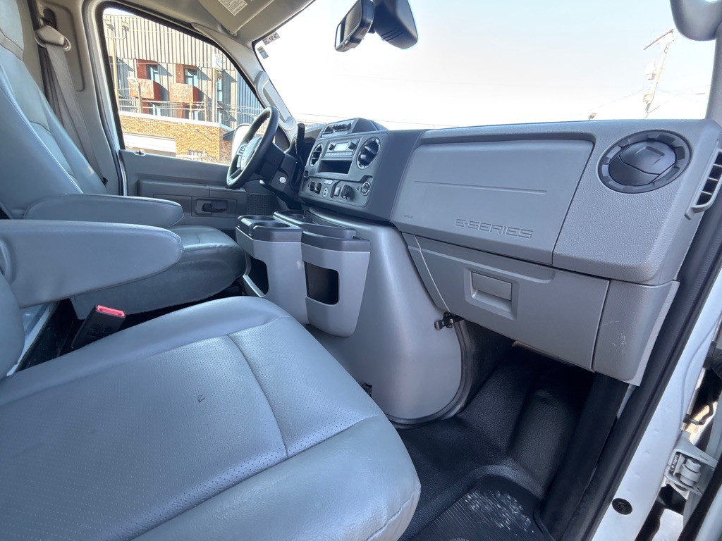 2024 Ford Econoline Image 19