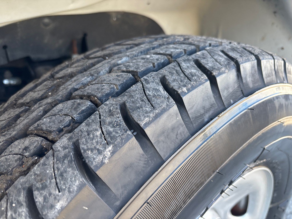 2021 Chevrolet Express Image 22