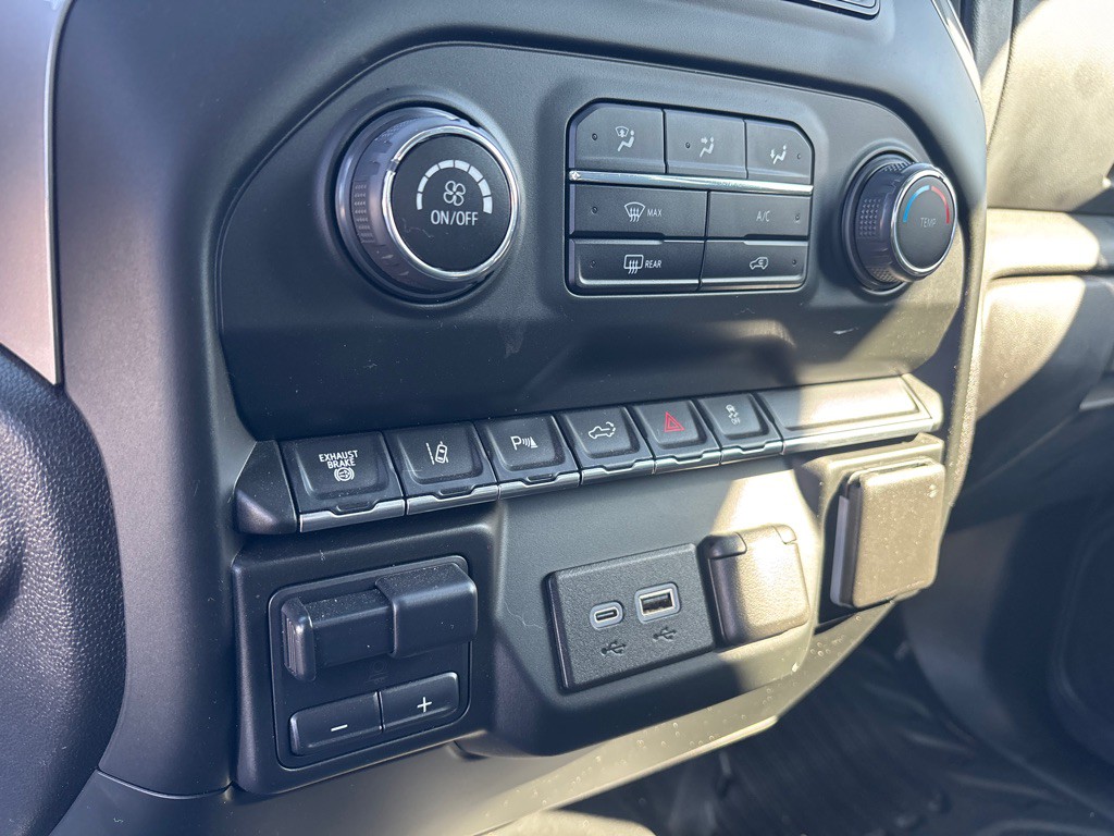 2024 Chevrolet Silverado 1500 Image 16