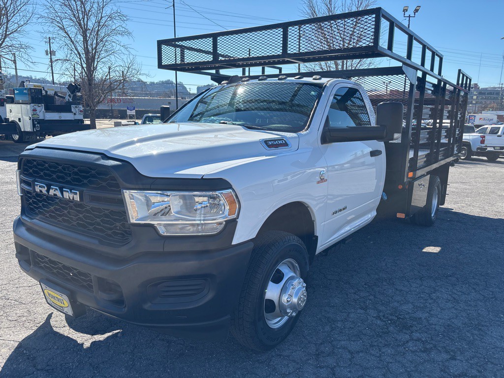 2022 RAM 3500 Image 3