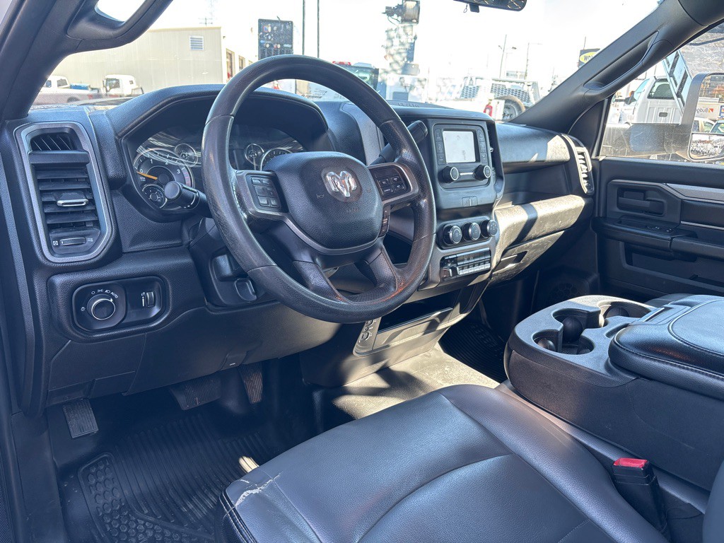 2022 RAM 3500 Image 9