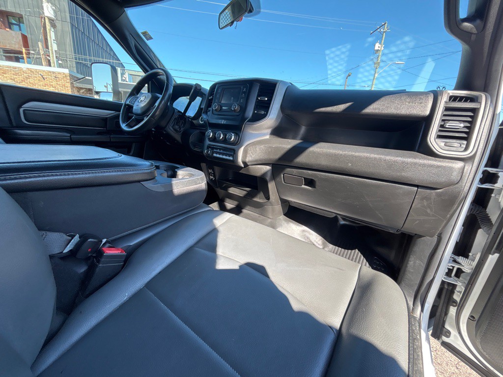 2022 RAM 3500 Image 17