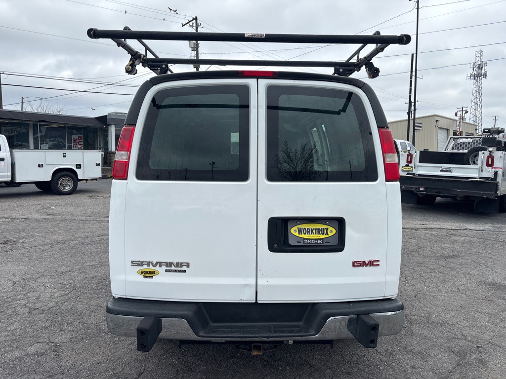 2015 GMC Savana Image 4