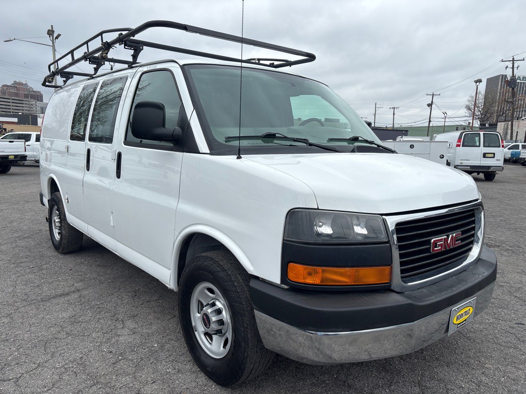 2015 GMC Savana Image 7