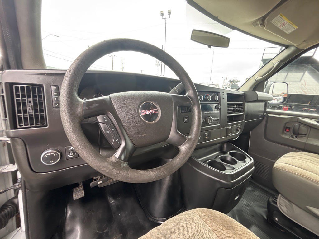 2015 GMC Savana Image 8