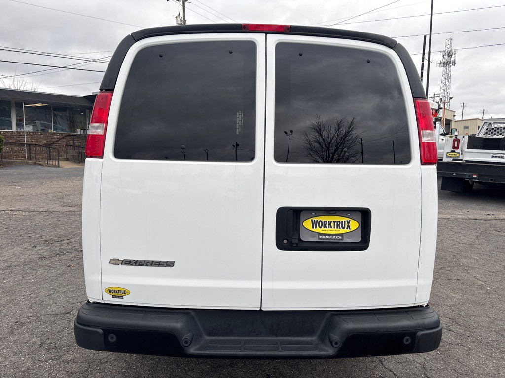 2020 Chevrolet Express Image 4