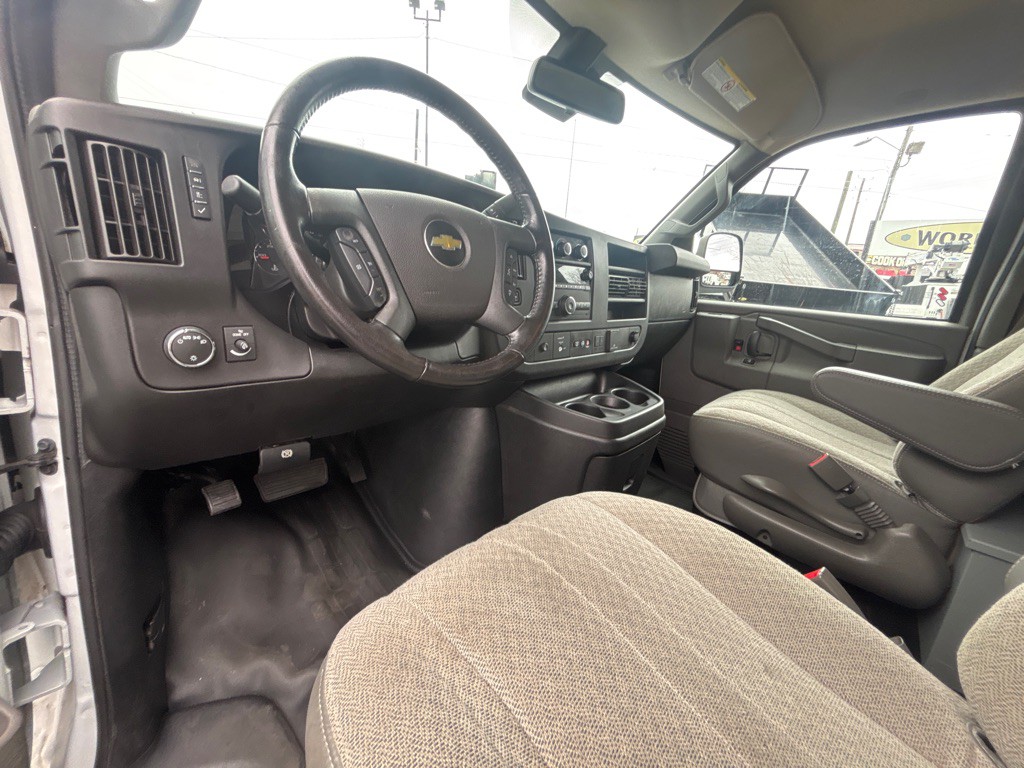 2020 Chevrolet Express Image 9