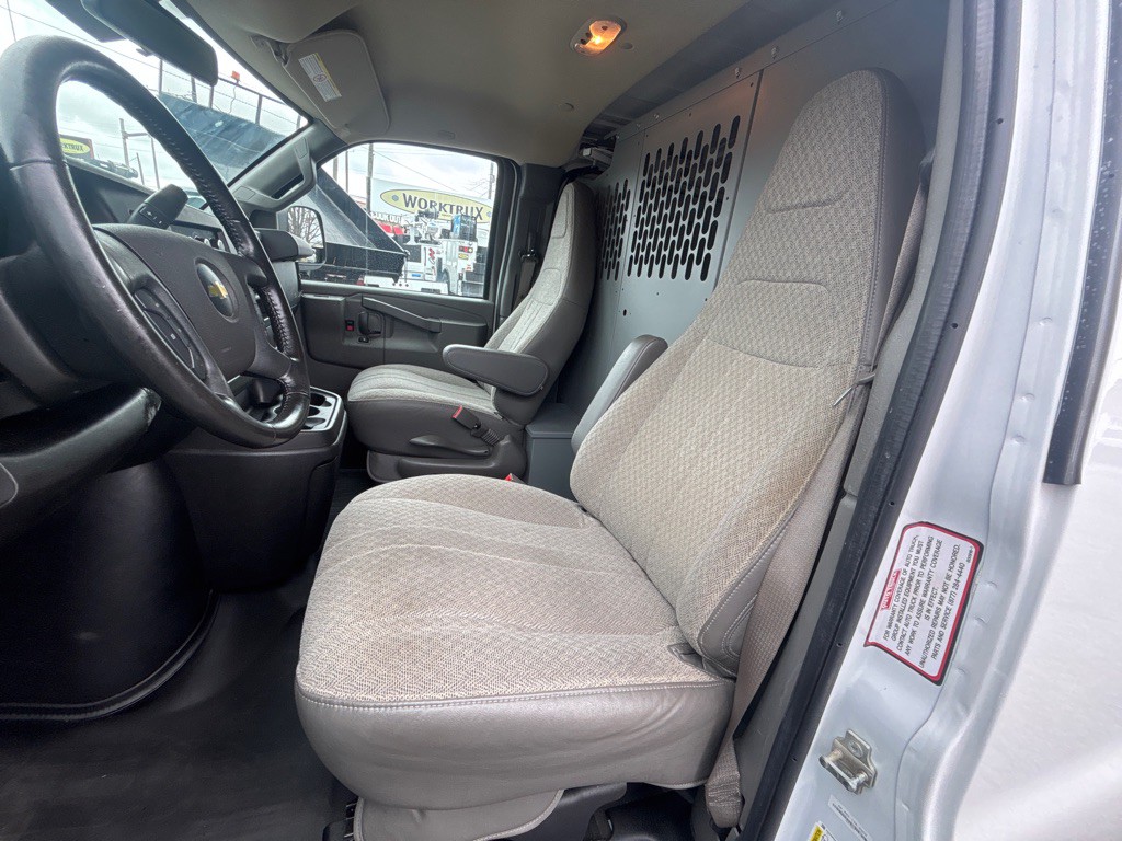 2020 Chevrolet Express Image 14
