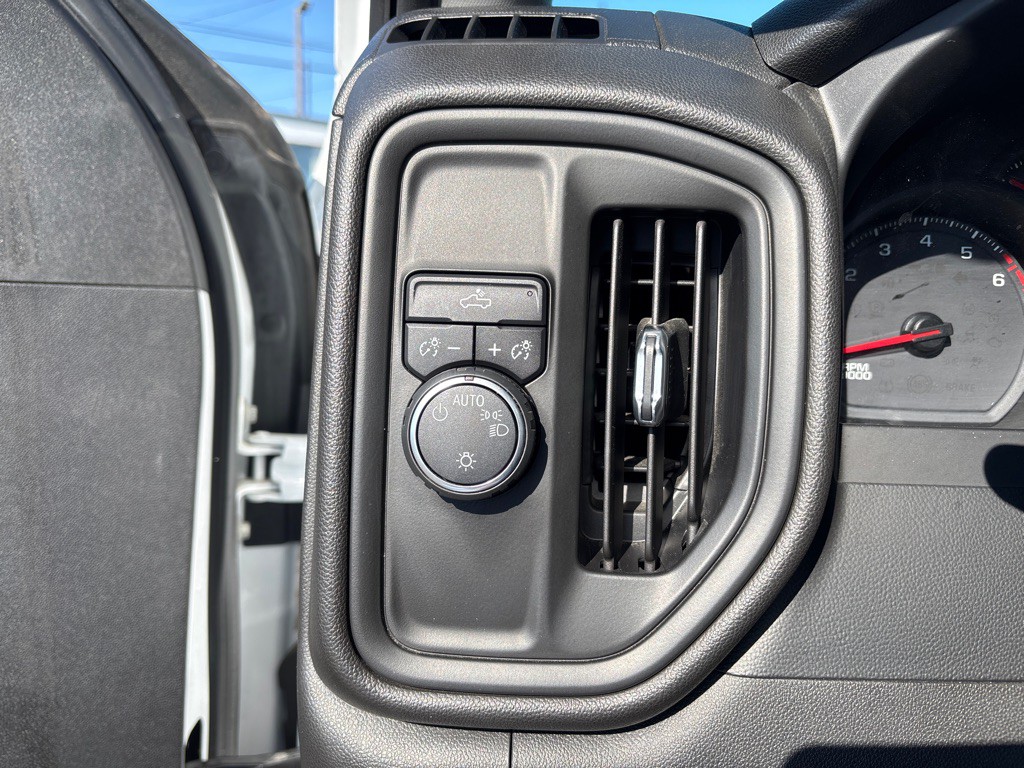 2019 Chevrolet Silverado 1500 Image 13