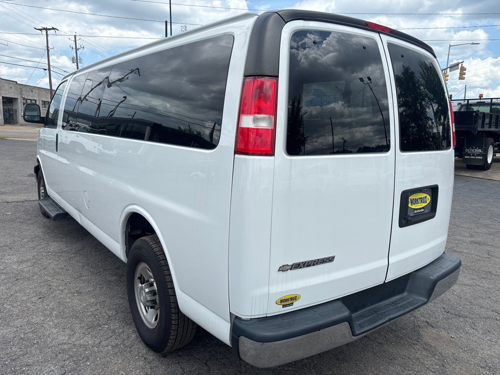 2020 Chevrolet Express Image 3