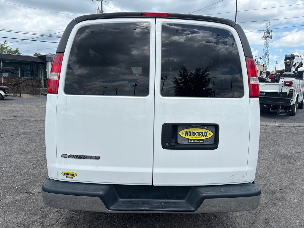 2020 Chevrolet Express Image 4