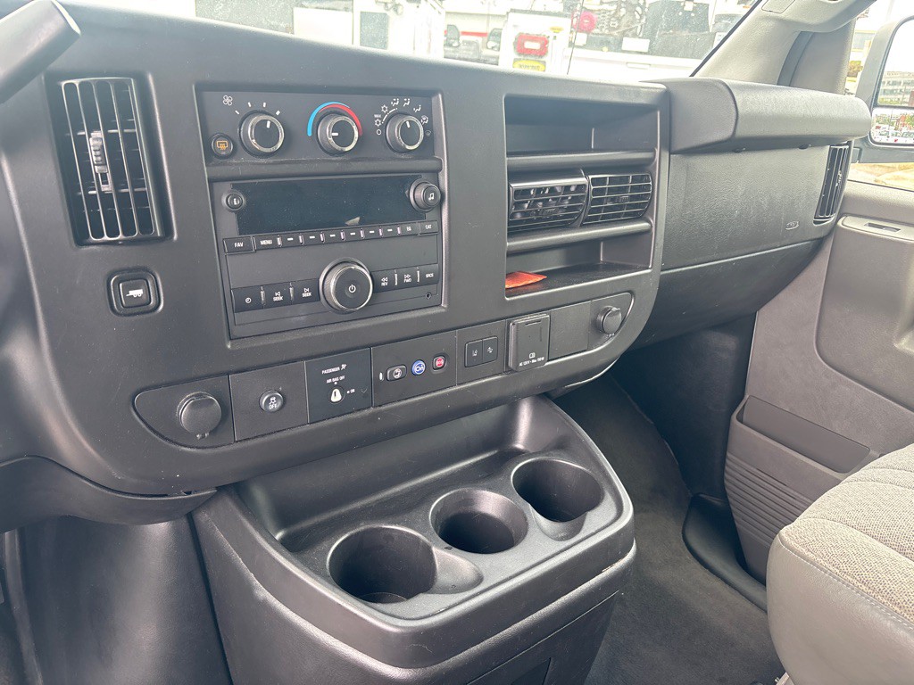 2020 Chevrolet Express Image 15